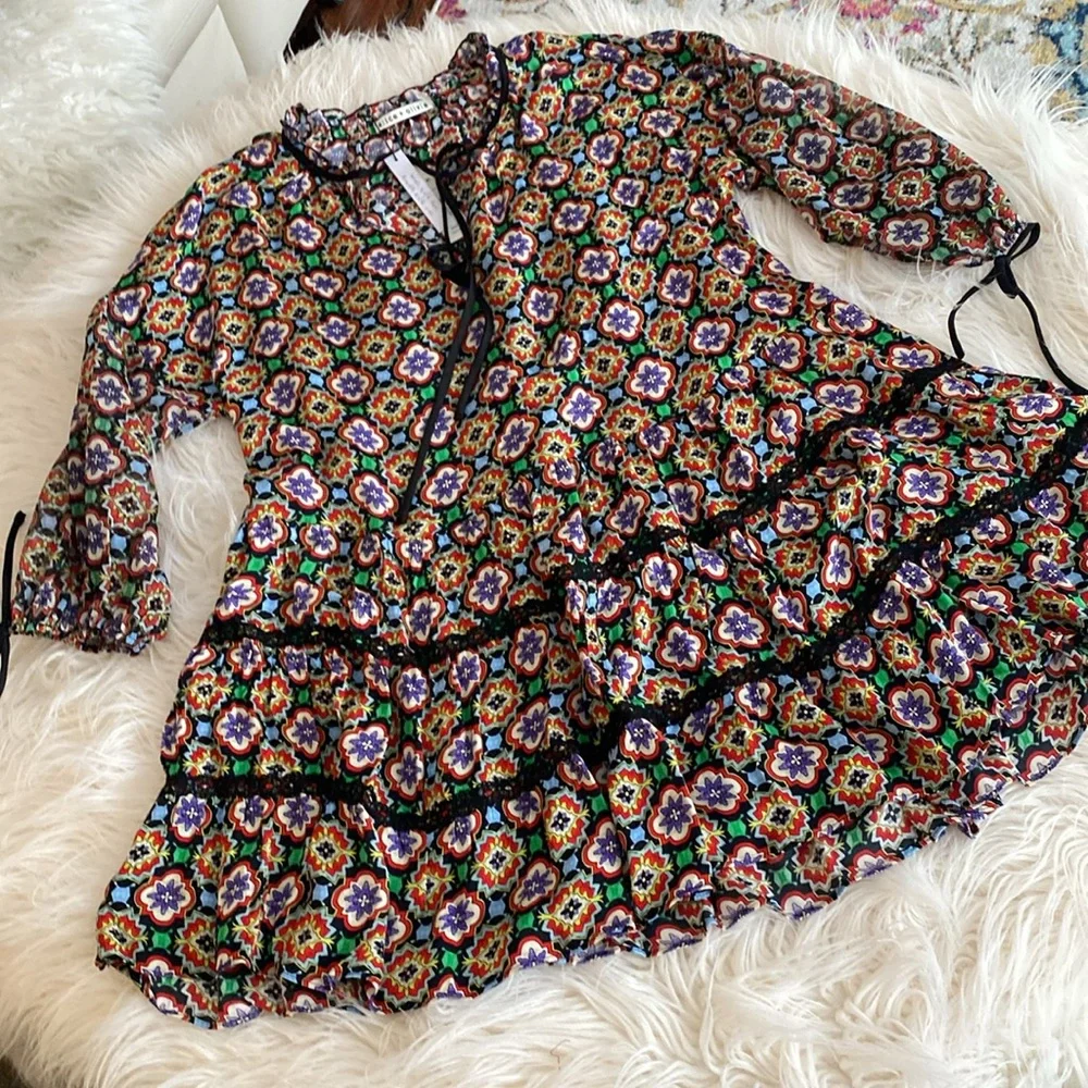 New ALICE + OLIVIA stunning dress
